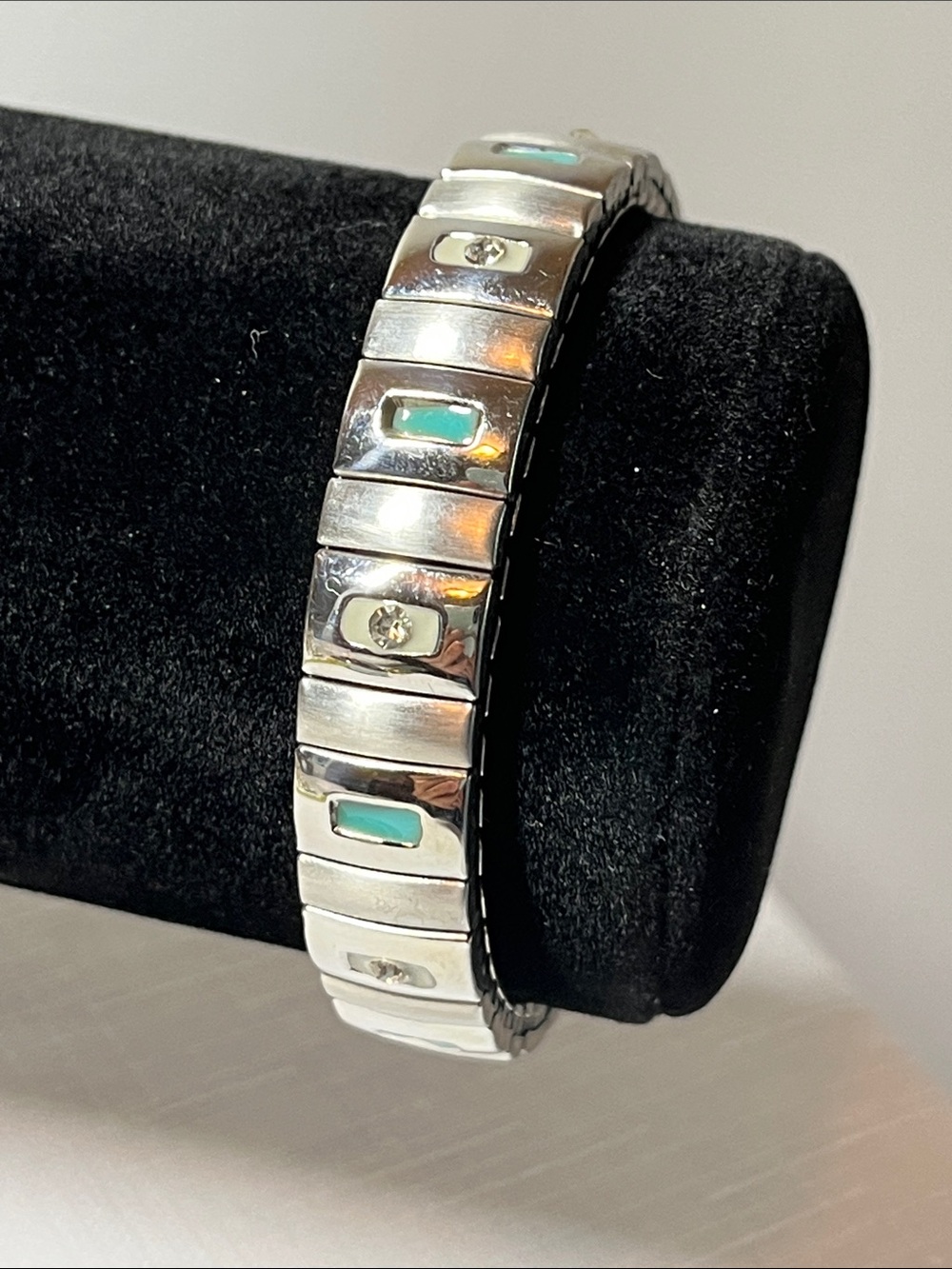 Vintage stretch bracelet with rhinestones and enamel and mint green.